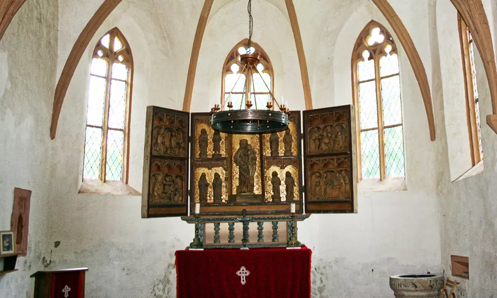 Dreiteiliger Flügelaltar (15./16. Jhd.) im Chor