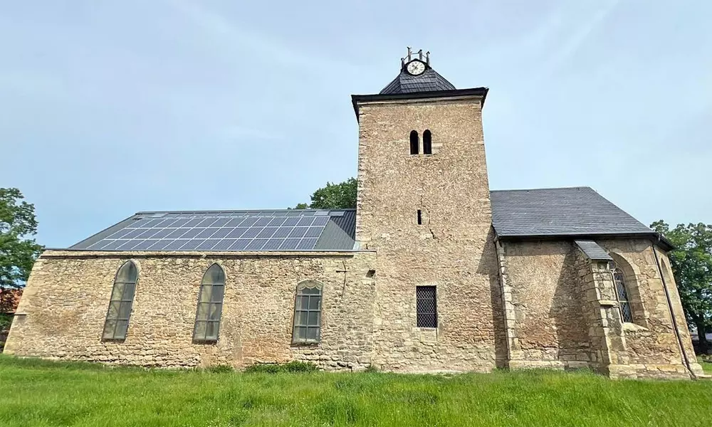 Mai 2024: Gesamtansicht der Kirche von Südosten