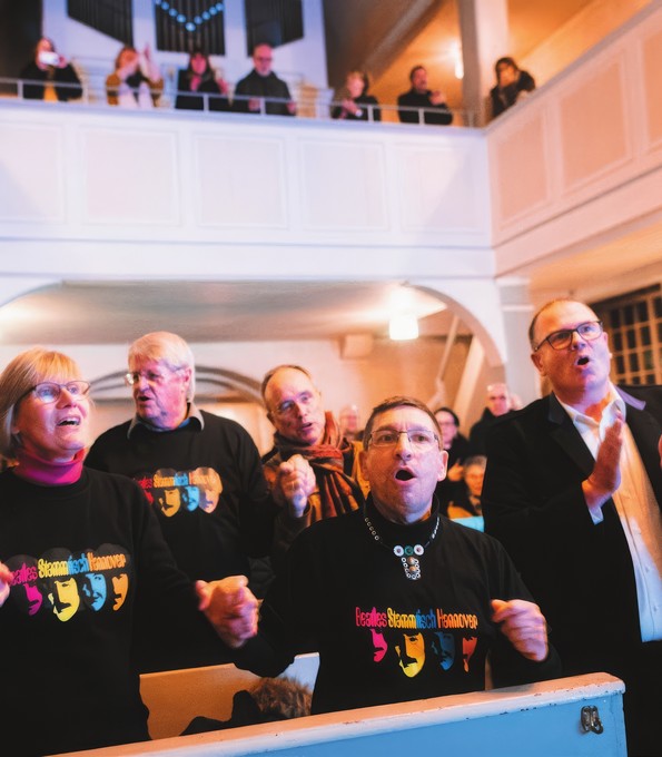 In der Kirche von Luthe ist Stimmung.