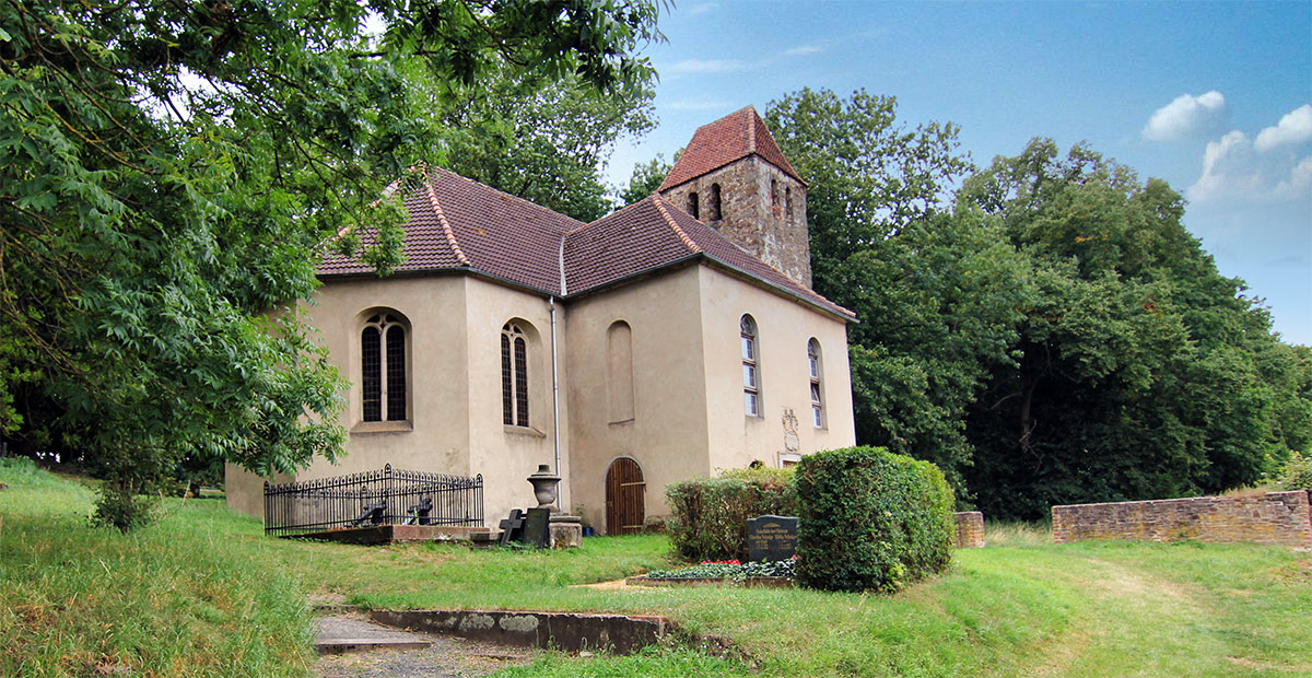 Ehemalige Gutskirche Bebertal-Dönstedt in Sachsen-Anhalt