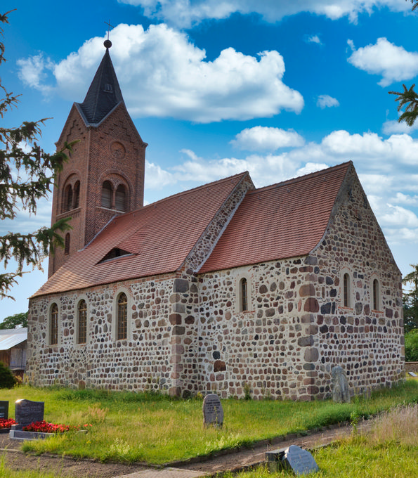 Dorfkirche Deetz in Sachsen-Anhalt Dorfkirche Deetz in Sachsen-Anhalt
