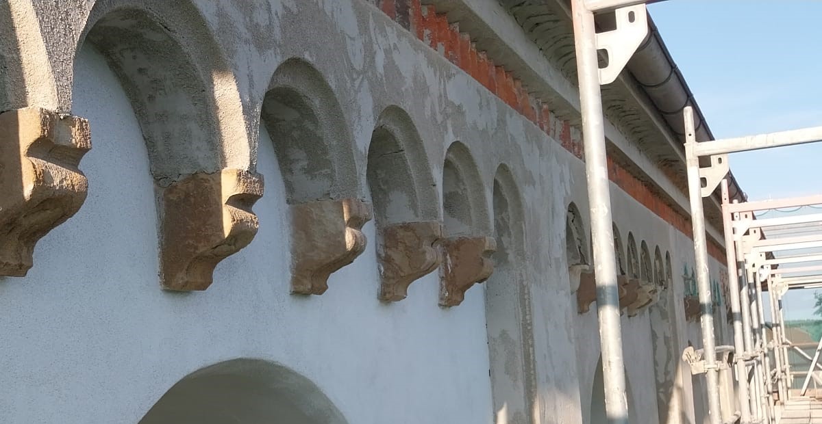 Fassadensanierung an der Dorfkirche Großröda (Thüringen)