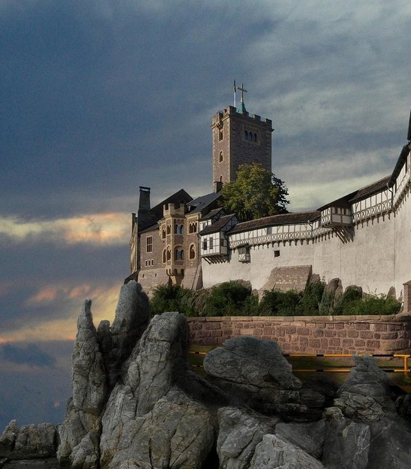 Die Wartburg zu Eisenach - hier übersetzte Luther die Bibel ins Deutsche Die Wartburg zu Eisenach - hier übersetzte Luther die Bibel ins Deutsche