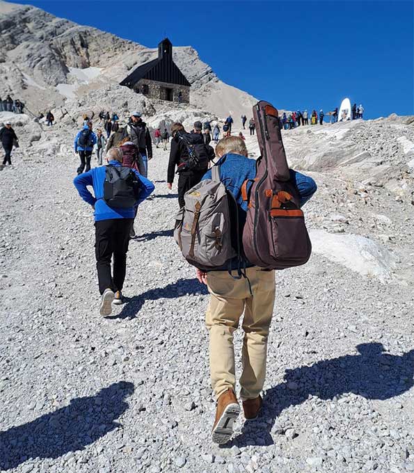 Kapelle „Maria Heimsuchung“ auf dem Zugspitzplatt unterhalb des Gipfels