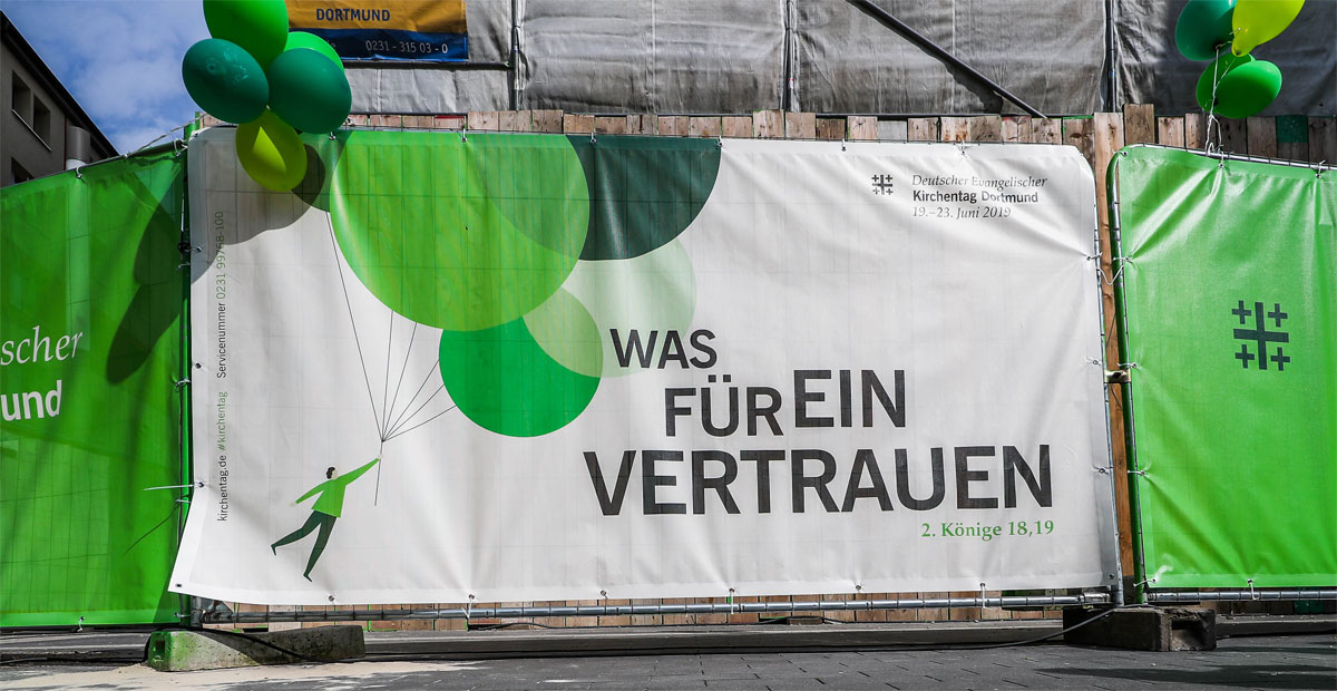 Kampagnemotiv vor der St. Petri Kirche in Dortmund